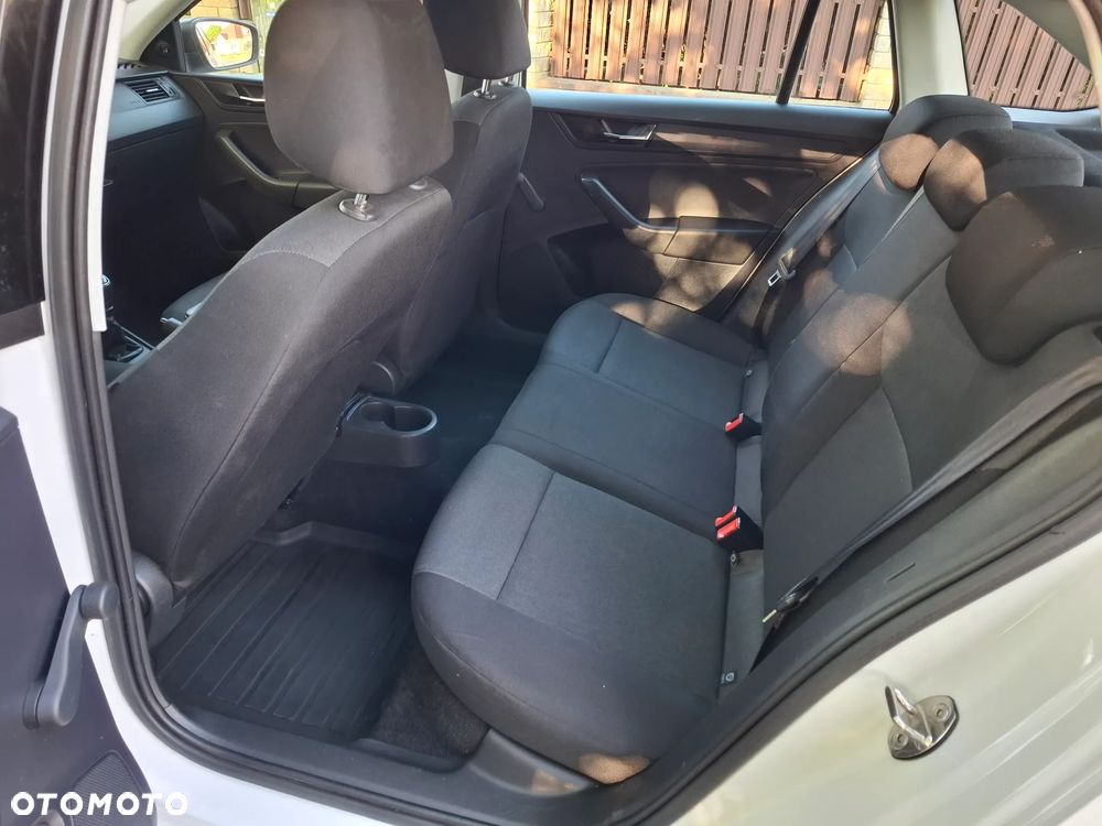 Skoda RAPID - 13