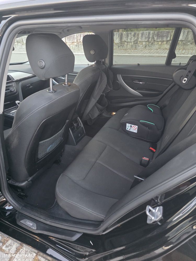 BMW 320 d Aut. Sport Line - 8