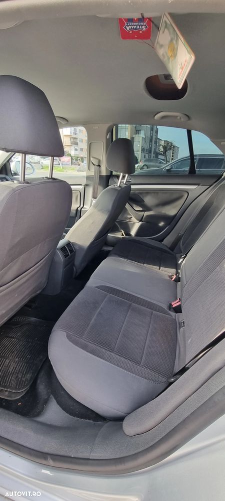 Volkswagen Jetta 1.9 TDI Comfortline - 9