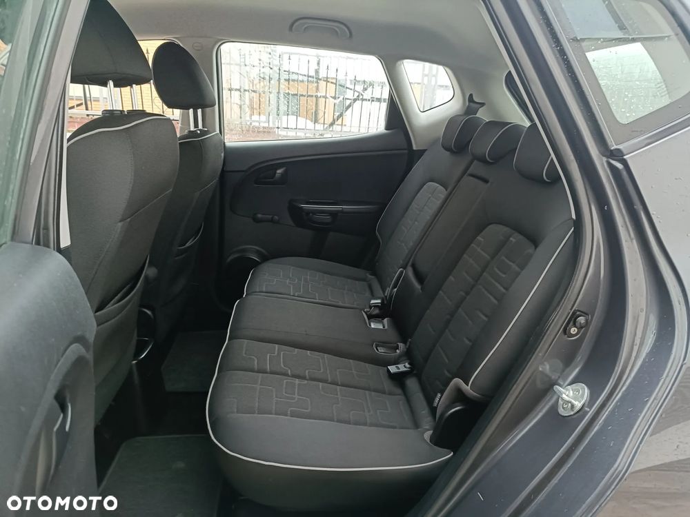 Kia Venga 1.4 CRDi 90 ISG Edition 7 - 8