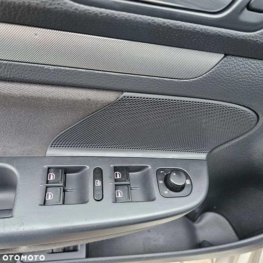 Volkswagen Jetta 1.9 TDI United - 27