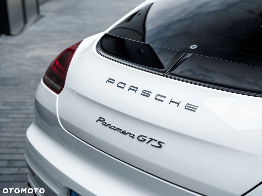 Porsche Panamera GTS PDK - 9