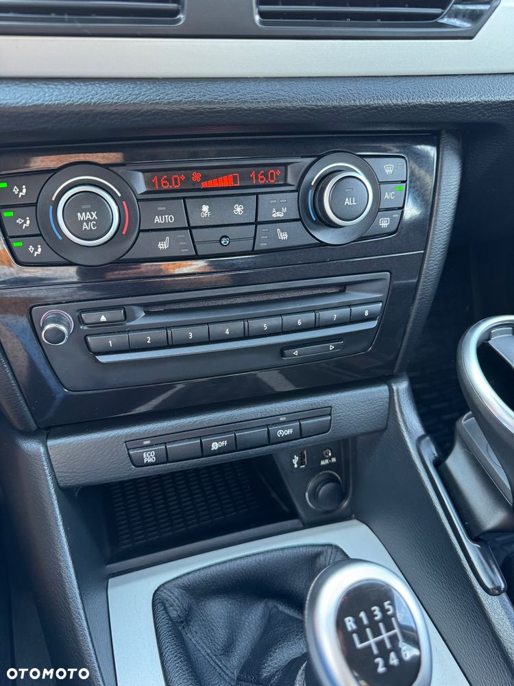 BMW X1 sDrive18d xLine - 37