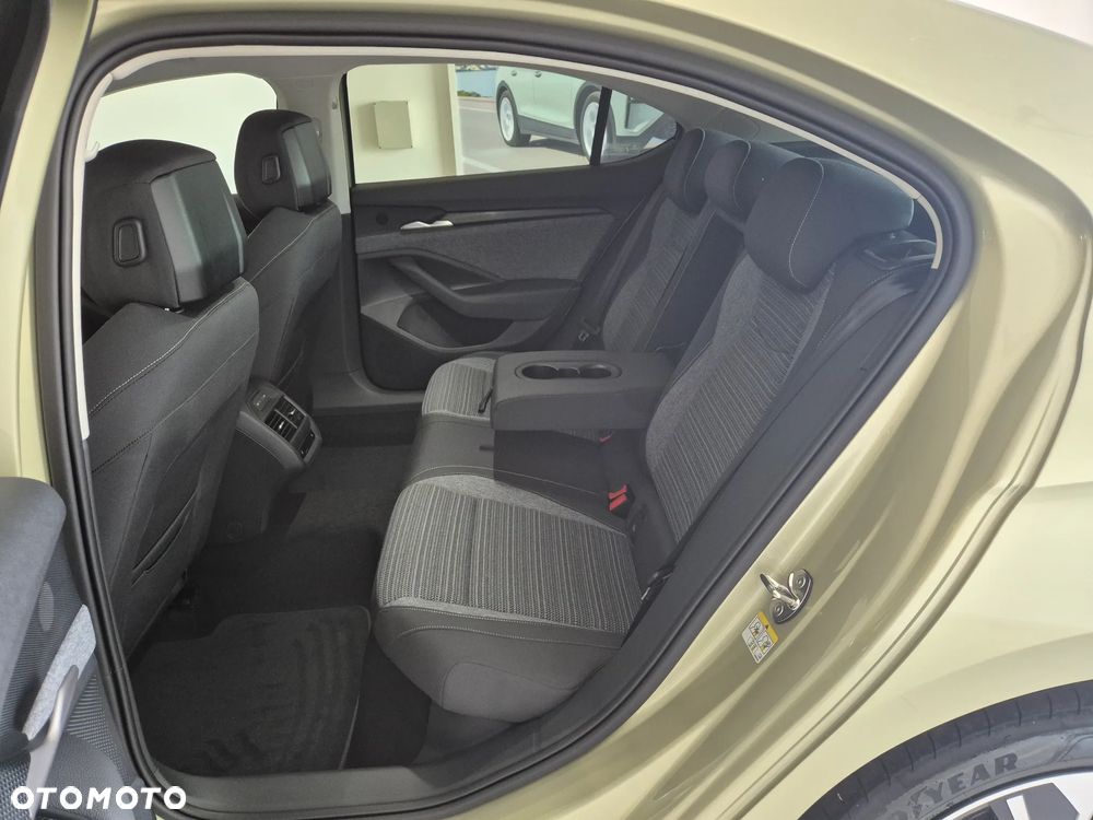 Skoda Superb 2.0 TSI Edition 130 DSG - 22