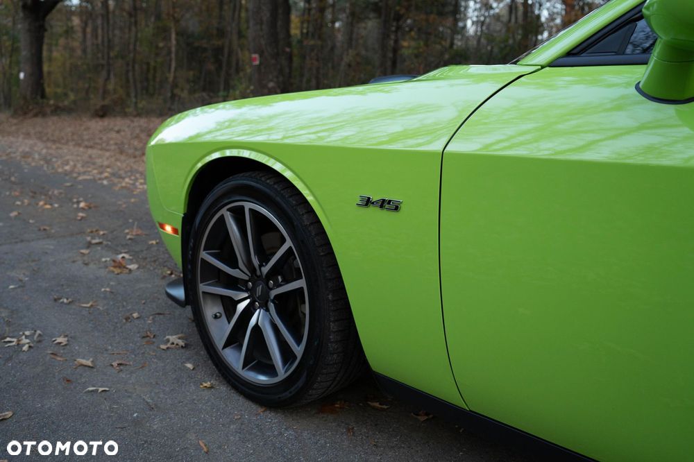 Dodge Challenger 5.7 R/T - 17