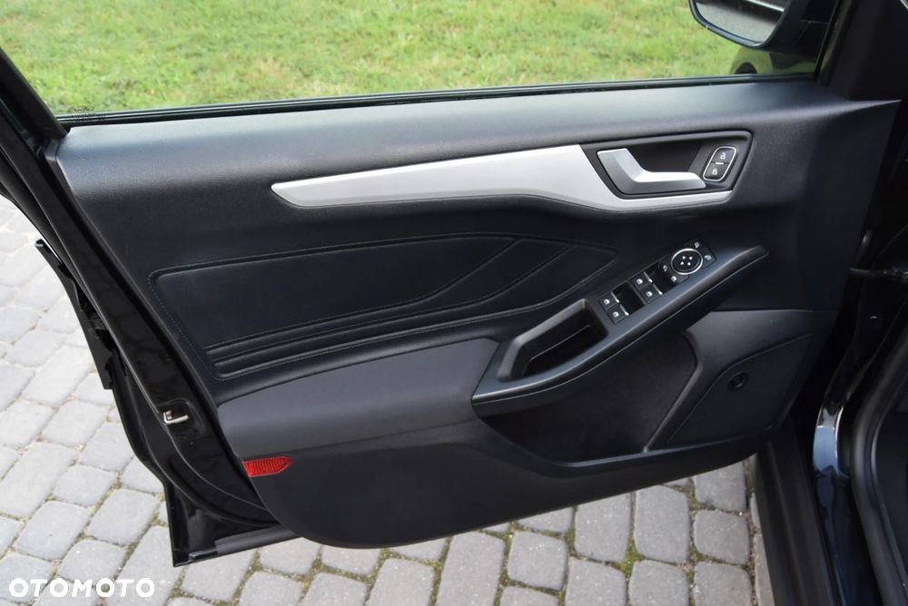 Ford Focus 1.0 EcoBoost STart-Stopp-System TITANIUM - 25