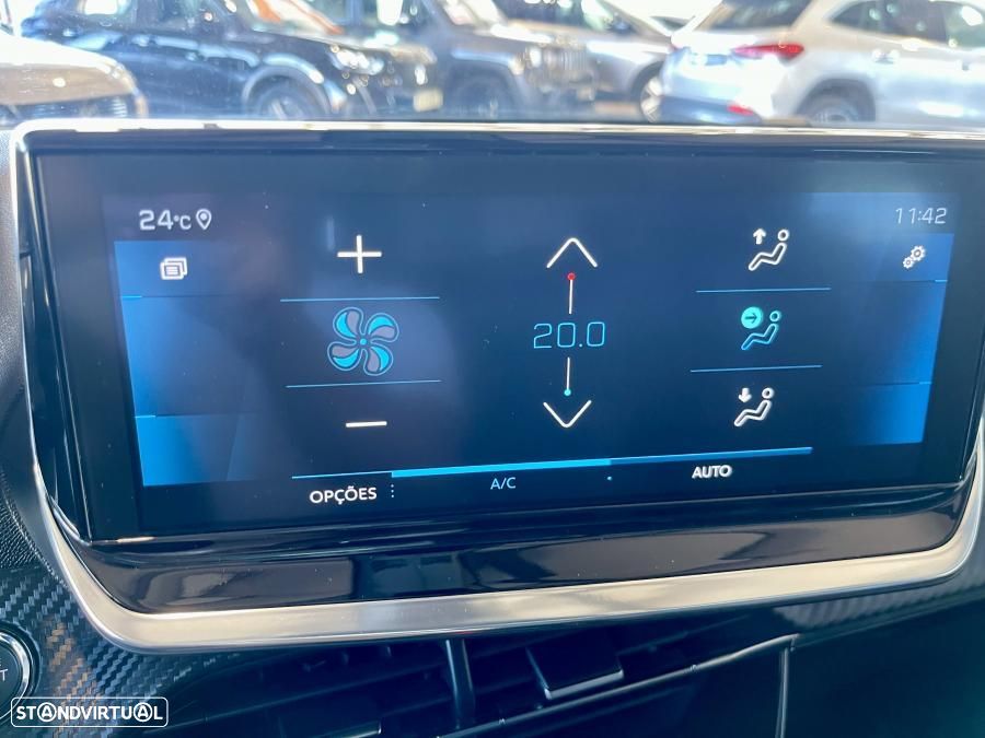 Peugeot 2008 1.2 PureTech Allure Pack EAT8 - 23