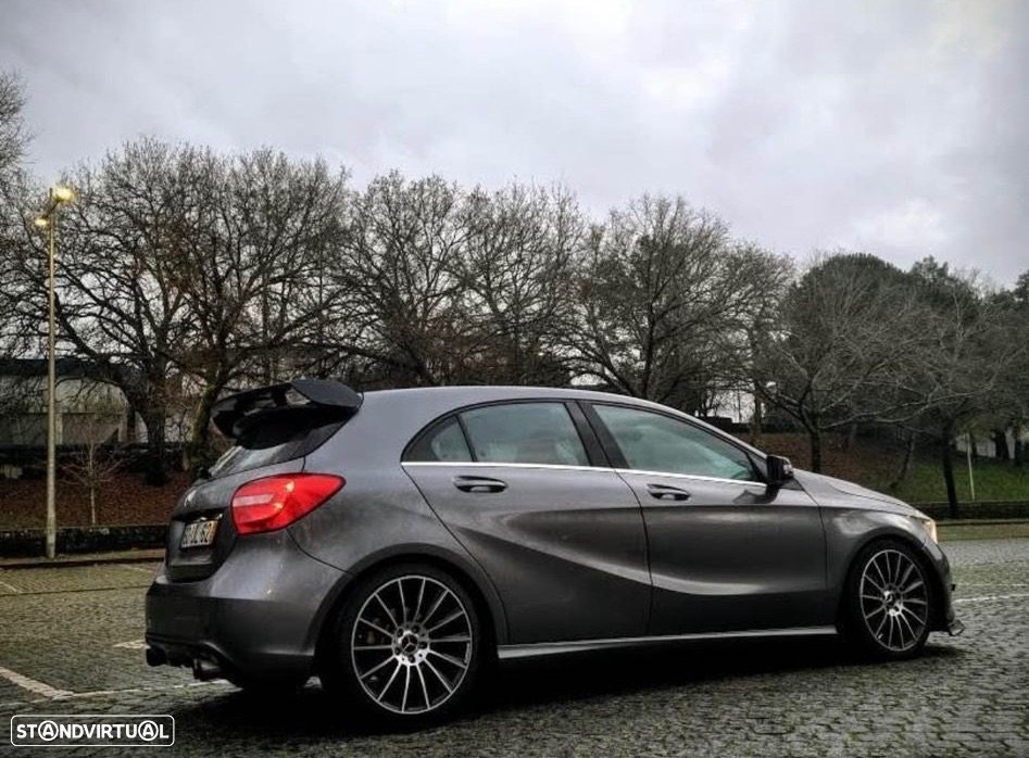 Mercedes-Benz A 180 d AMG Line - 2