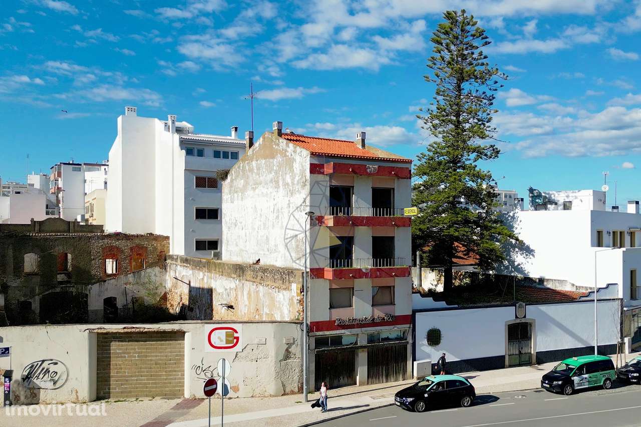 Projeto Aparthotel  de luxo com 23 apartamentos  piscina e bar, locali - Grande imagem: 4/19