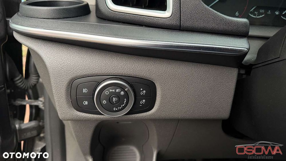 Ford Tourneo Custom - 21