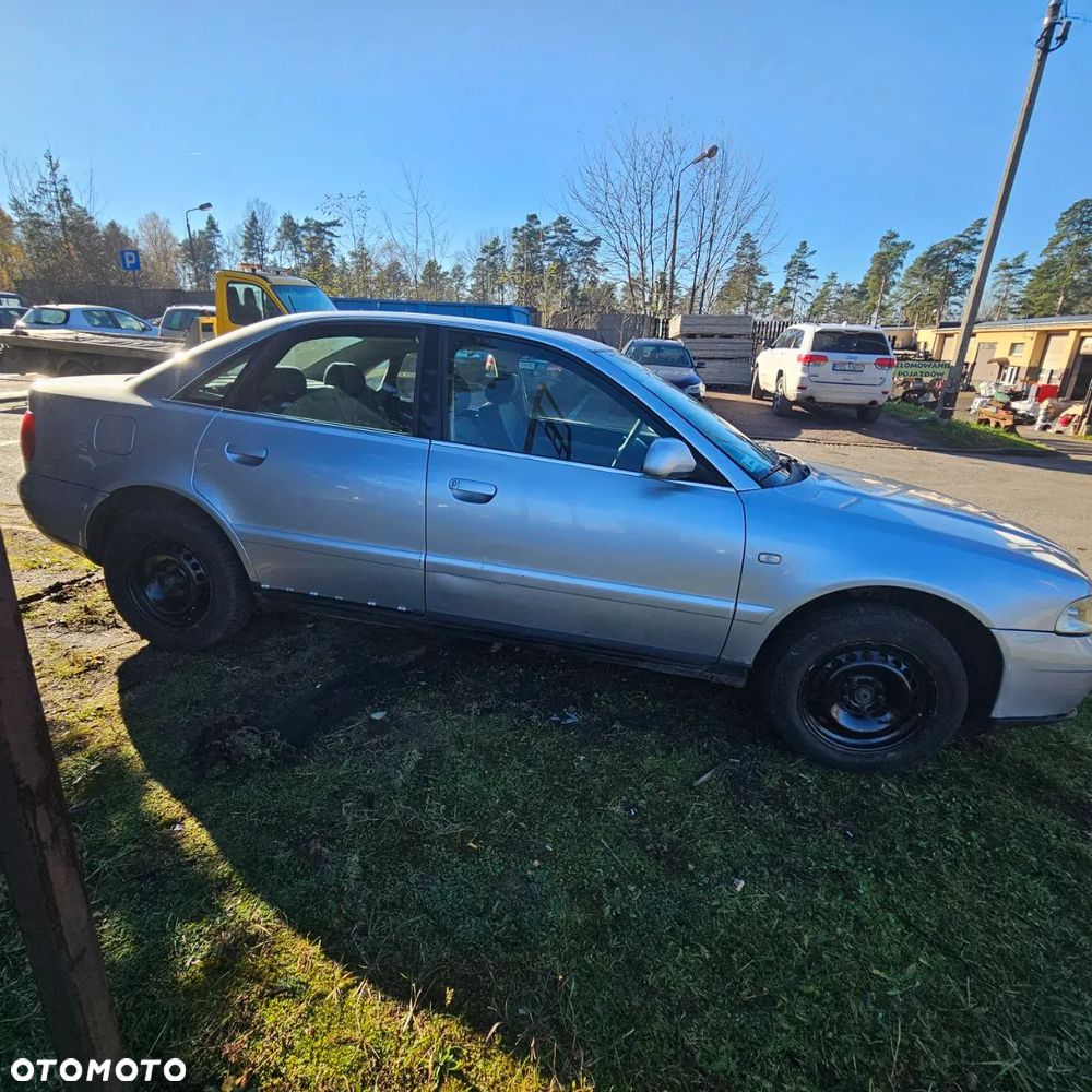 DRZWI / PRAWE LEWE / PRZÓD TYŁ / AUDI A4 B5 (lak: LY7W) (sedan) - 2