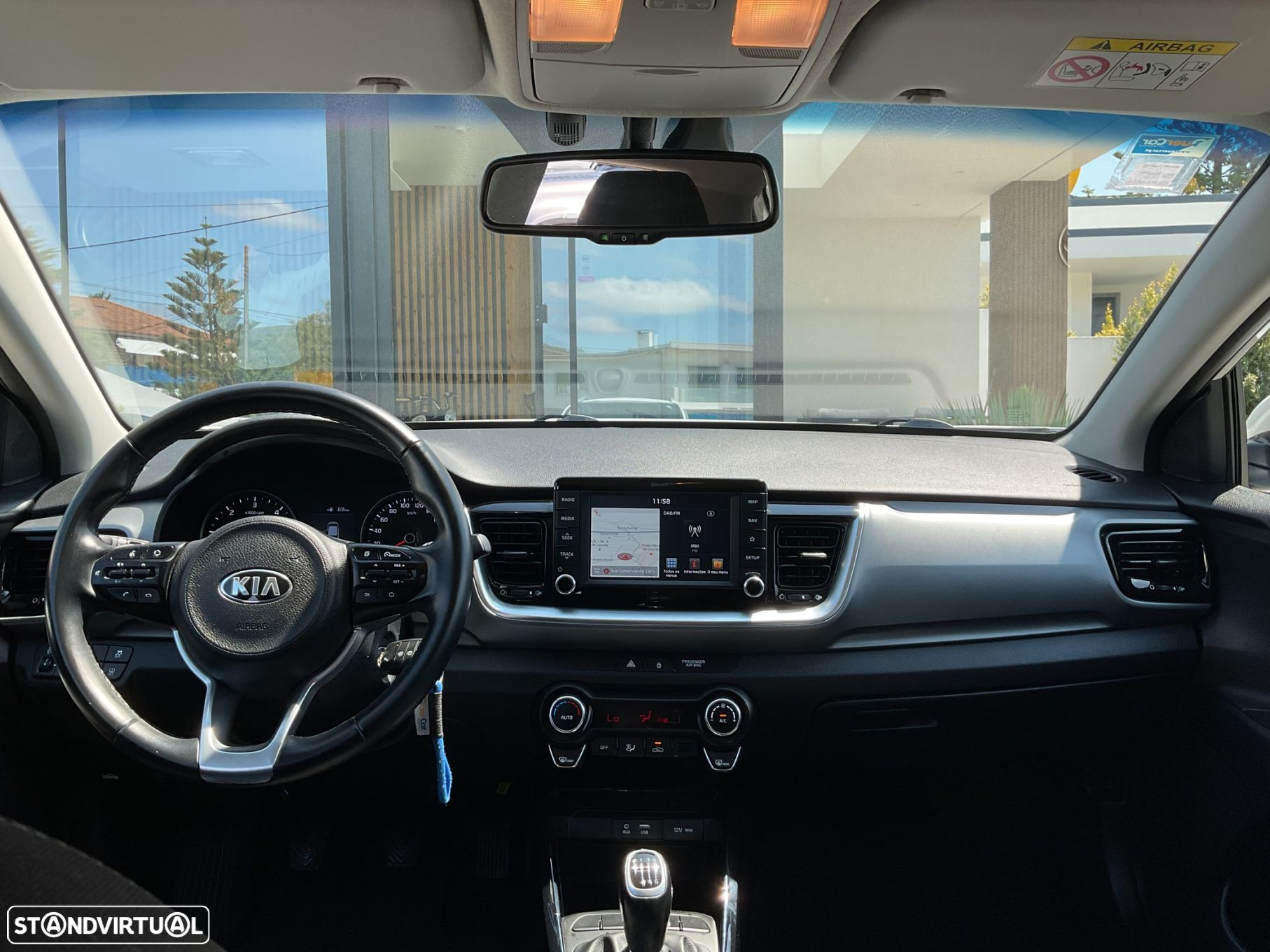 Kia Stonic 1.6 CRDi Urban - 31