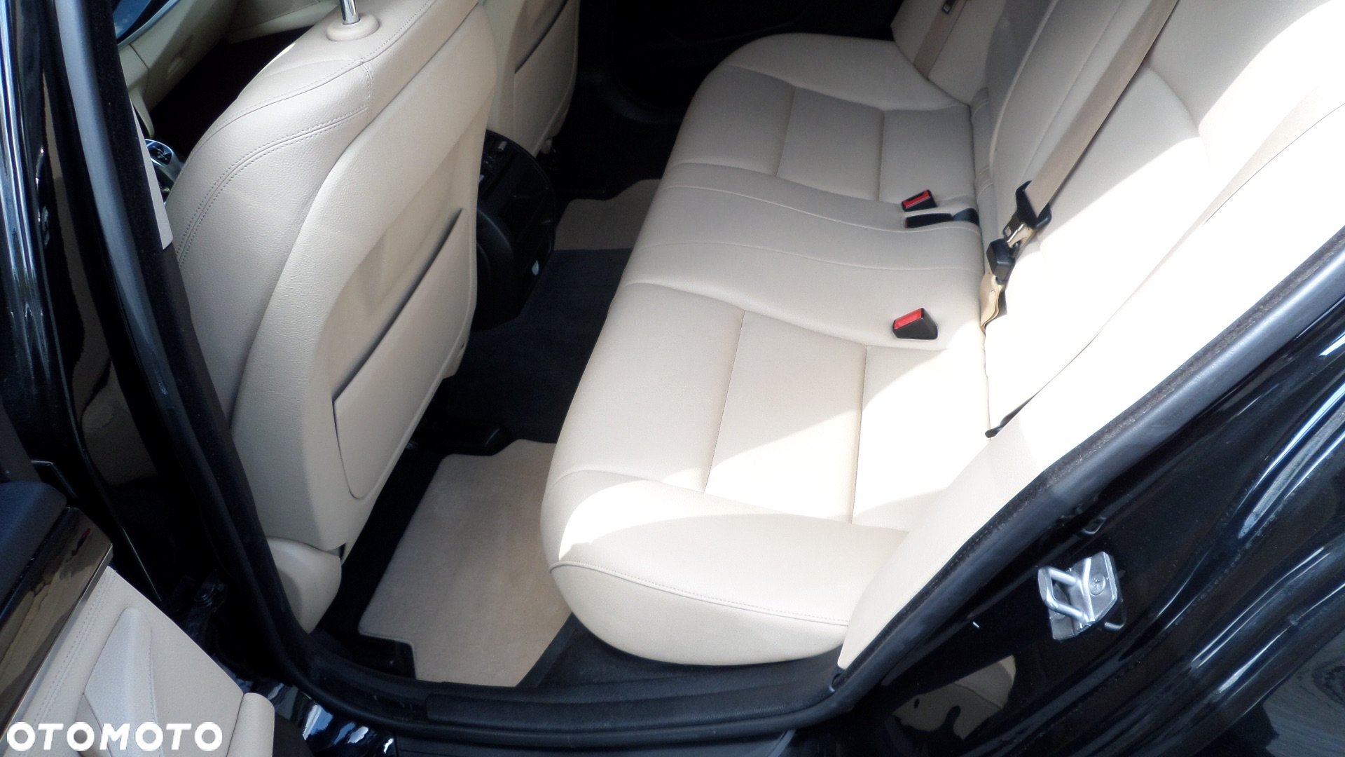 BMW Seria 5 528i xDrive Luxury Line - 13