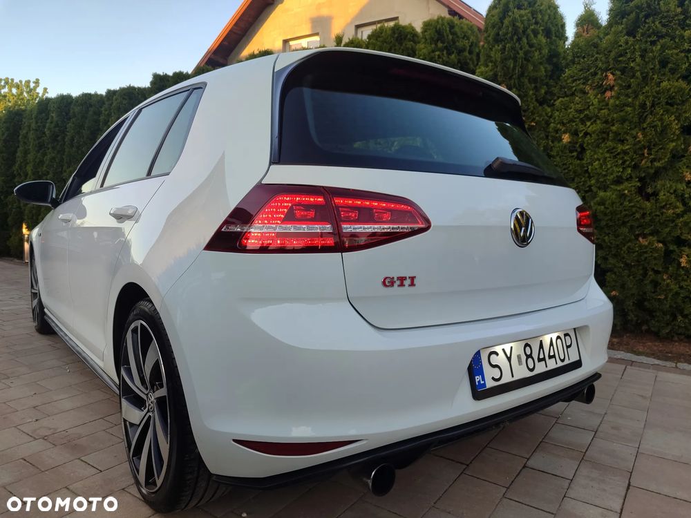 Volkswagen Golf GTI (BlueMotion Technology) DSG - 4