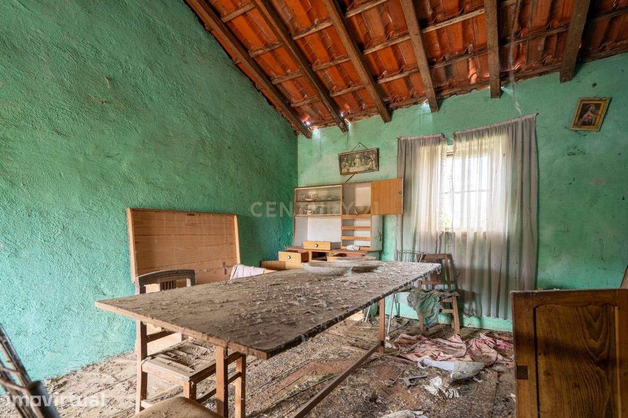 Casa para Restaurar com Pátio e Quintal | Potencial de Investimento - Grande imagem: 4/23