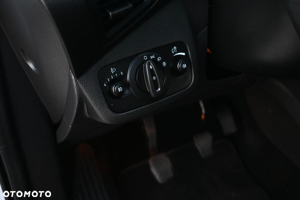 Ford Kuga 2.0 TDCi FWD Titanium - 33