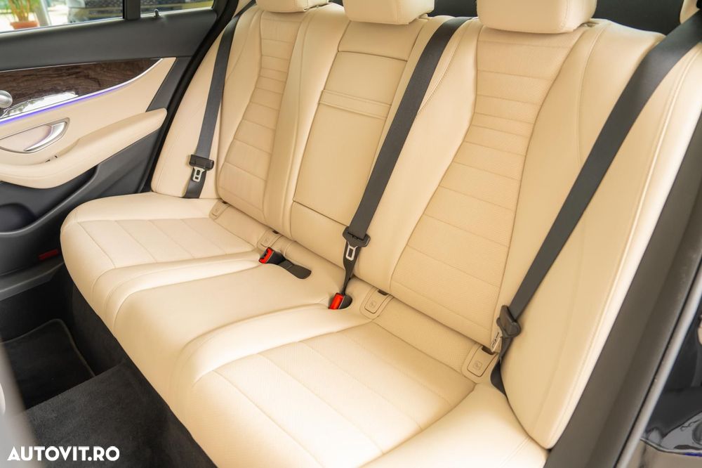 Mercedes-Benz E 220 d 4Matic 9G-TRONIC AMG Line - 22