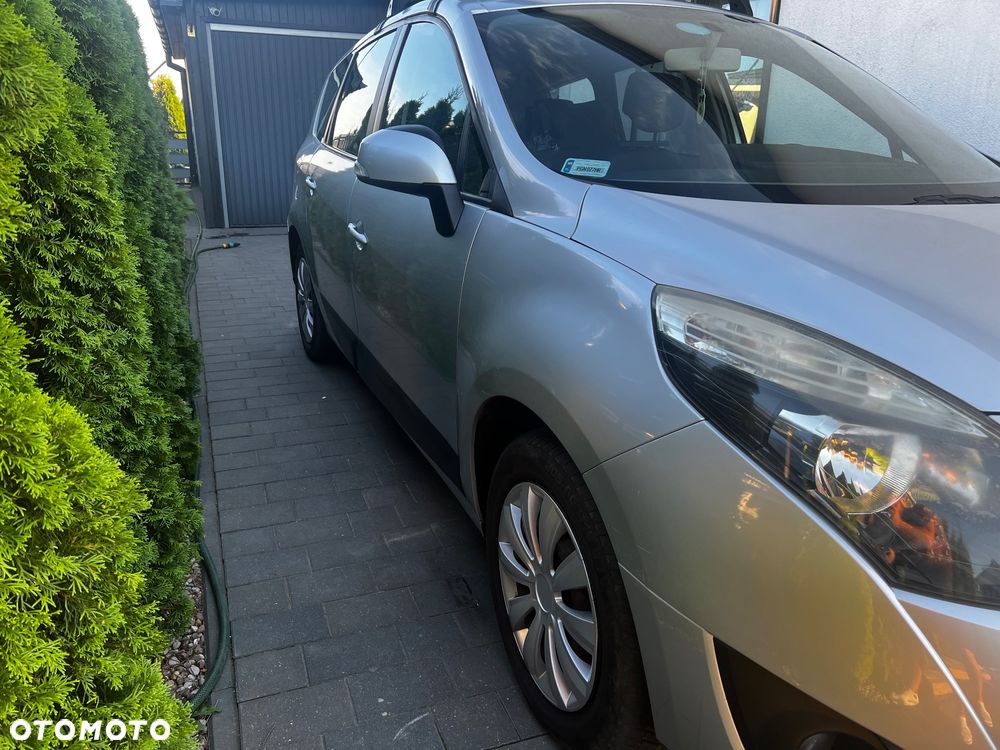 Renault Scenic 2011 photo 4