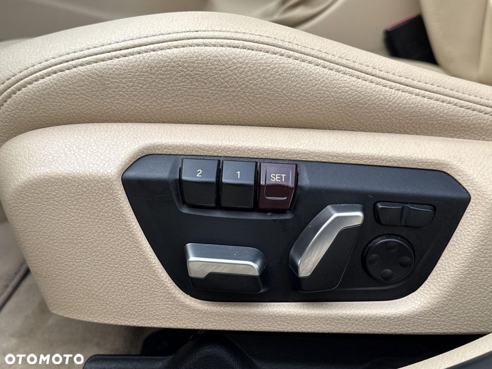 BMW Seria 3 320i GPF Advantage - 25