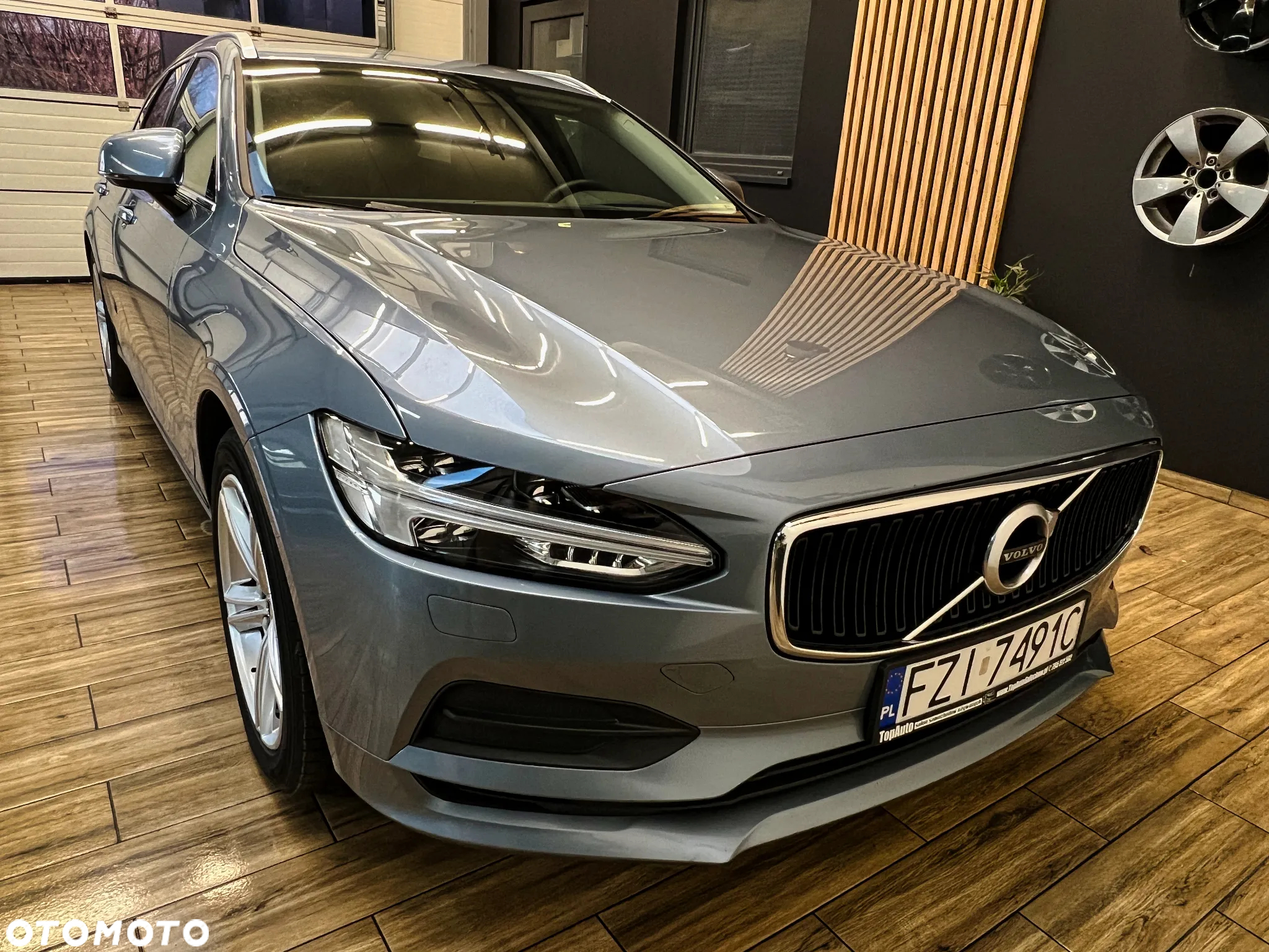 Volvo V90 D4 Momentum Pro - 5