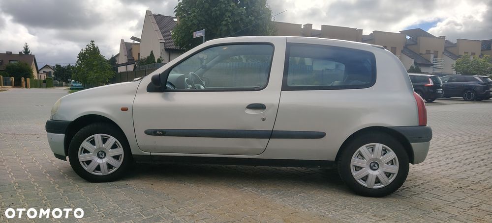 Renault Clio - 2