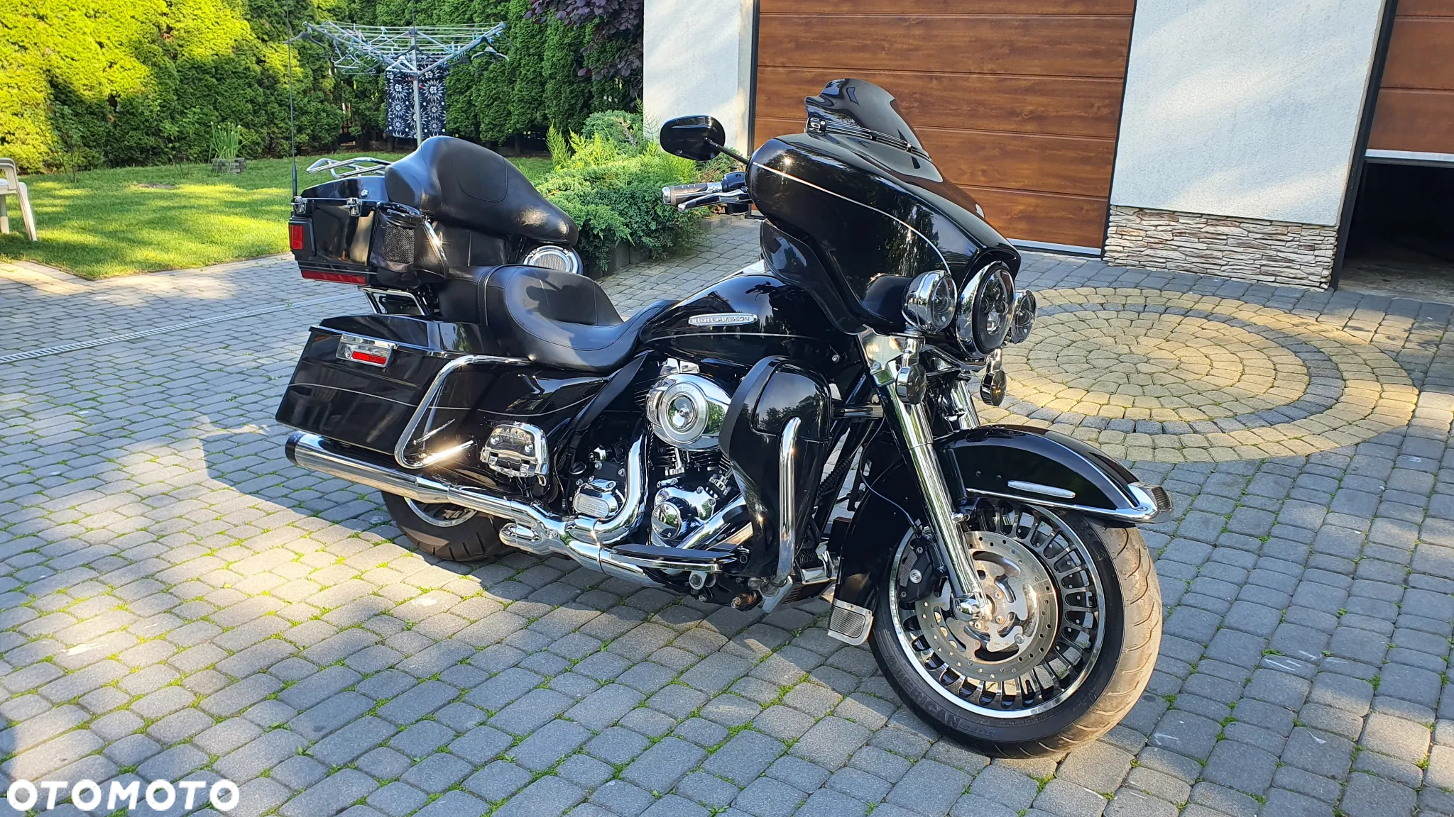 Harley-Davidson FLHTCU Ultra - 2