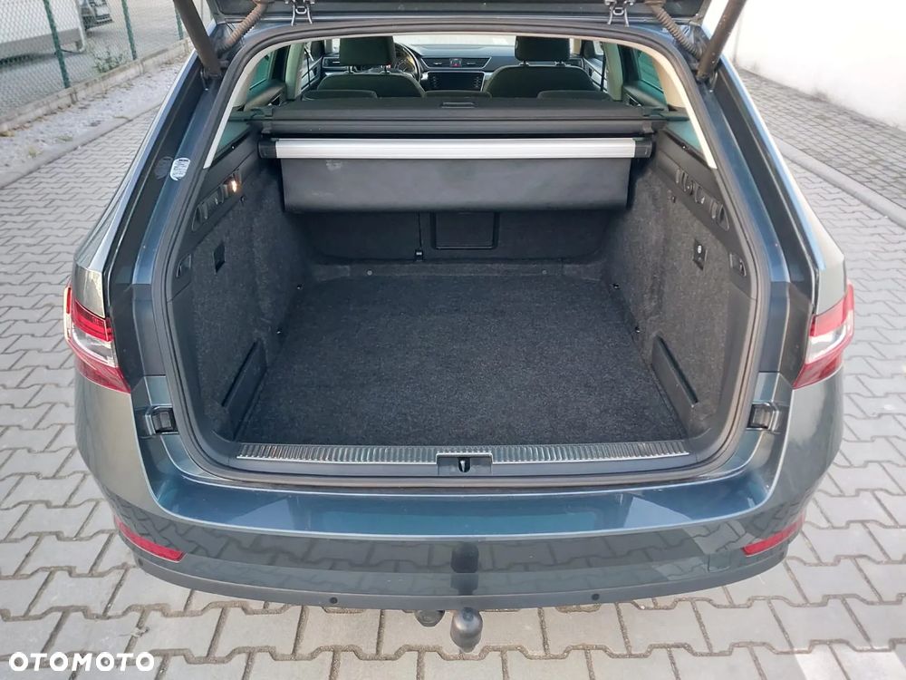 Skoda Superb 2.0 TDI DSG Ambition - 15