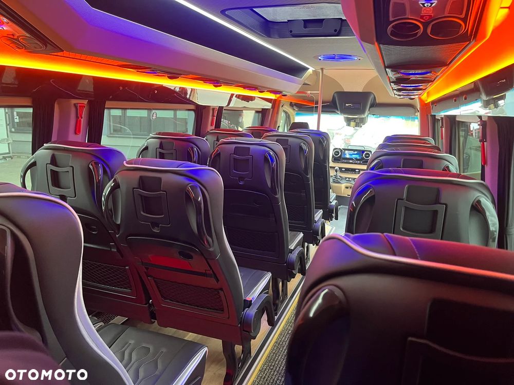 Mercedes-Benz Sprinter - 15
