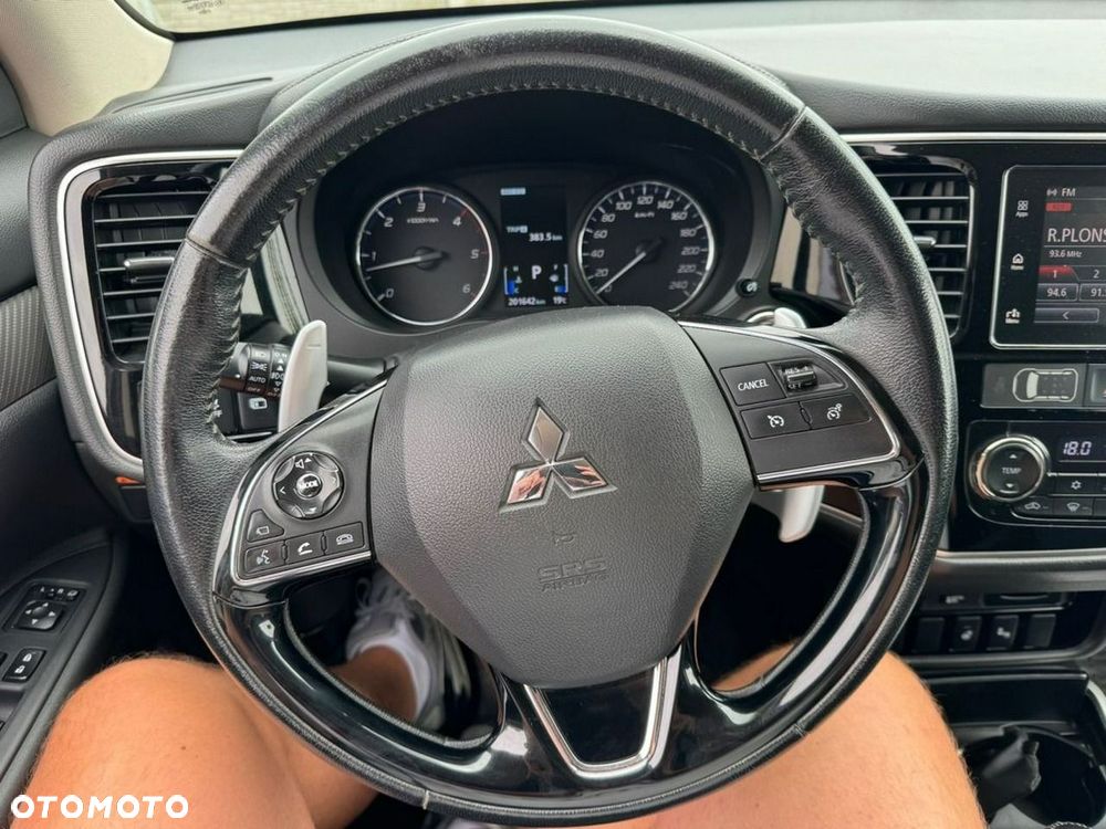 Mitsubishi Outlander - 10