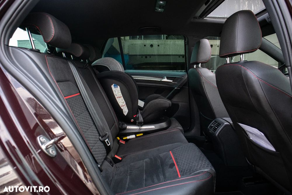 Volkswagen Golf GTI (BlueMotion Technology) DSG Performance - 29