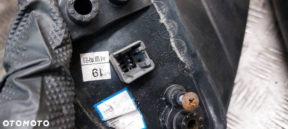 LUSTERKO LEWE + PRAWE ELEKTRYCZNE CARENS III MATOWE EUROPA 3PIN - 6