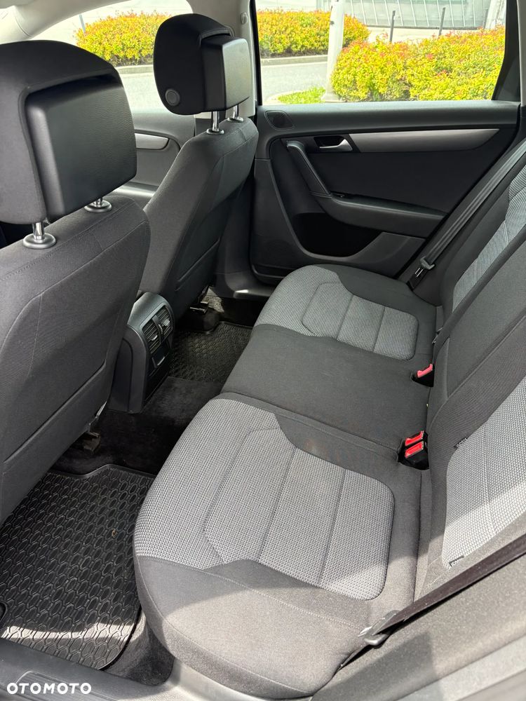Volkswagen Passat 2.0 TDI BlueMotion Technology Comfortline - 11