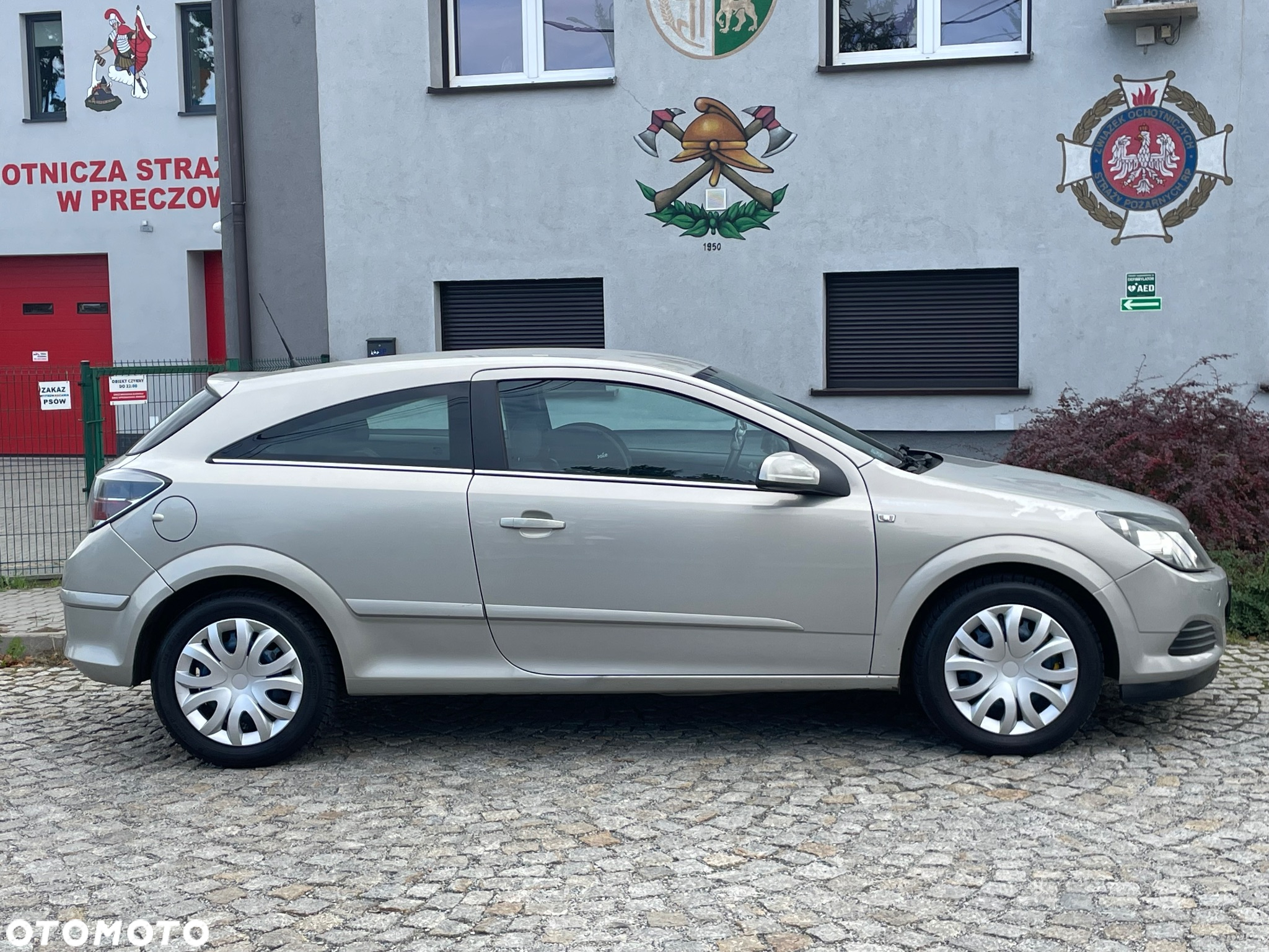 Opel Astra III GTC 1.9 CDTI Enjoy - 2