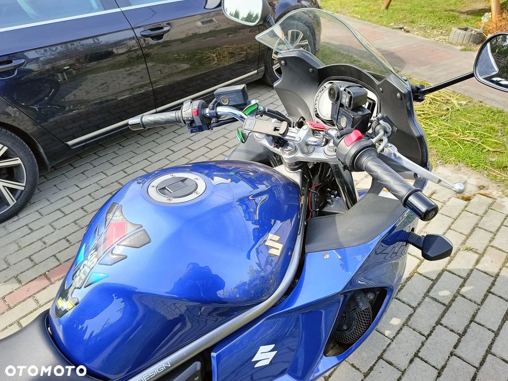 Suzuki GSX - 29