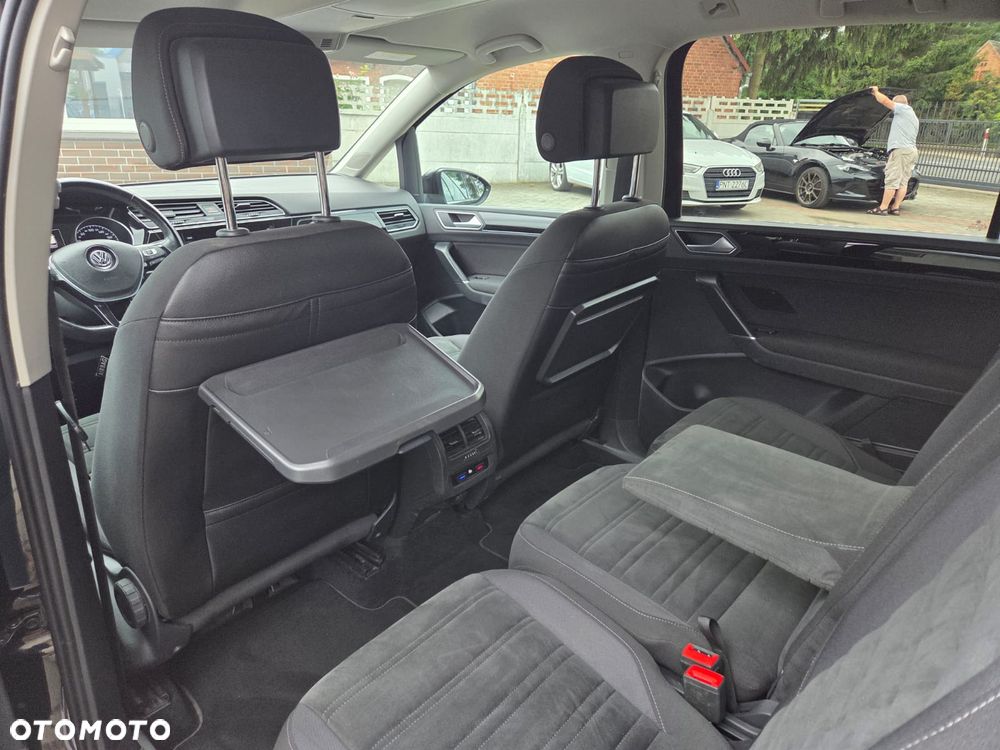 Volkswagen Touran - 19
