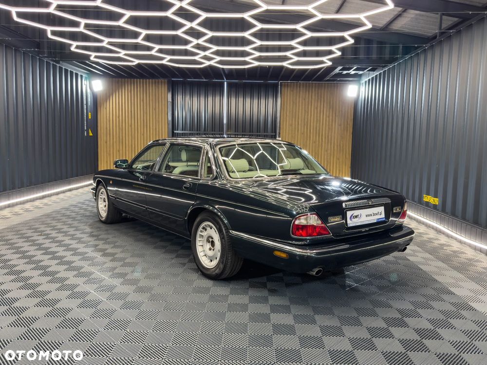 Jaguar Daimler 8 - 3