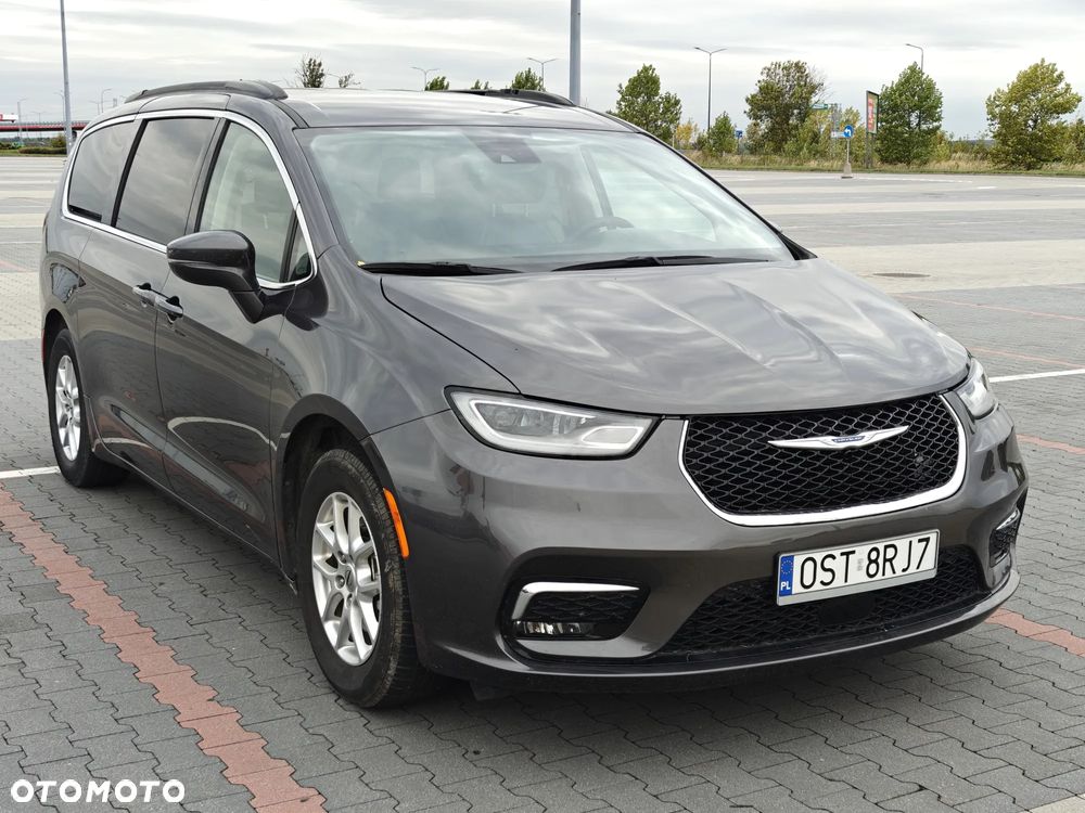 Chrysler Pacifica - 1