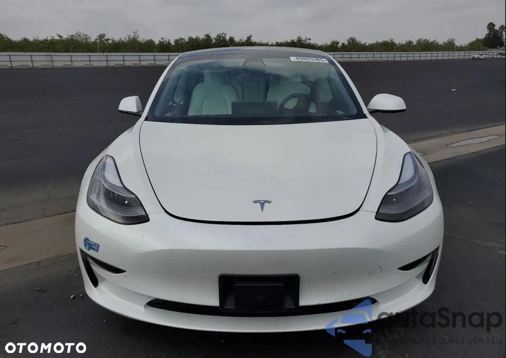 Tesla Model 3 - 2