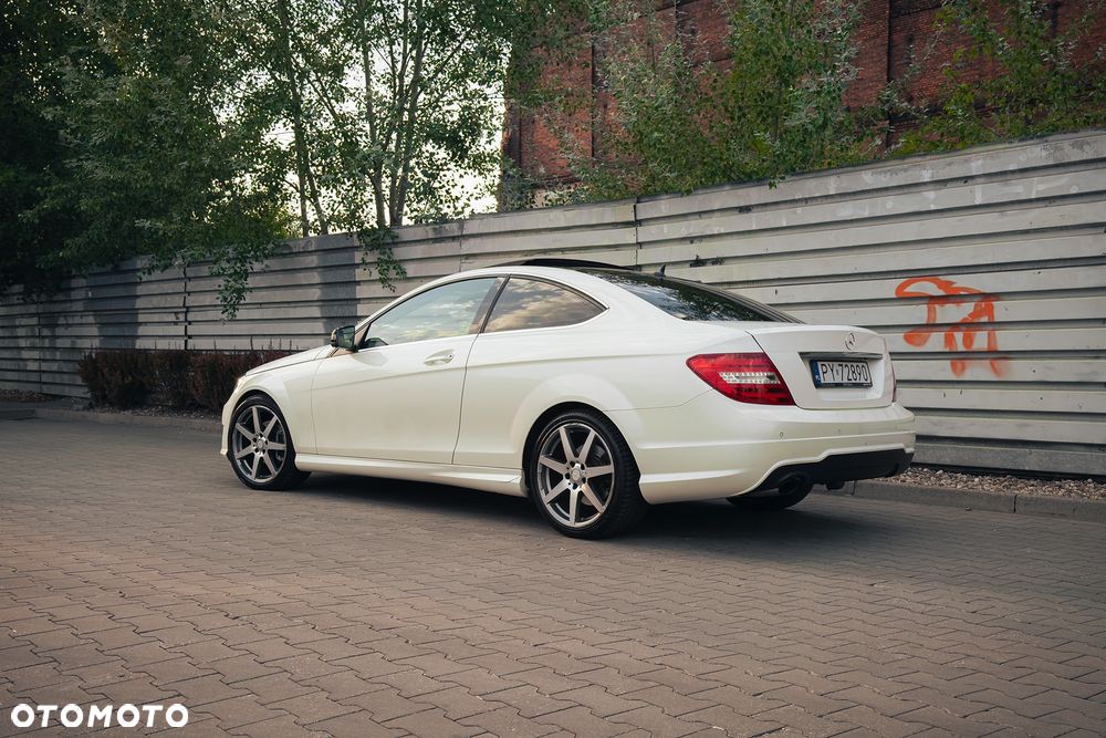 Mercedes-Benz Klasa C 250 CGI BlueEff - 4