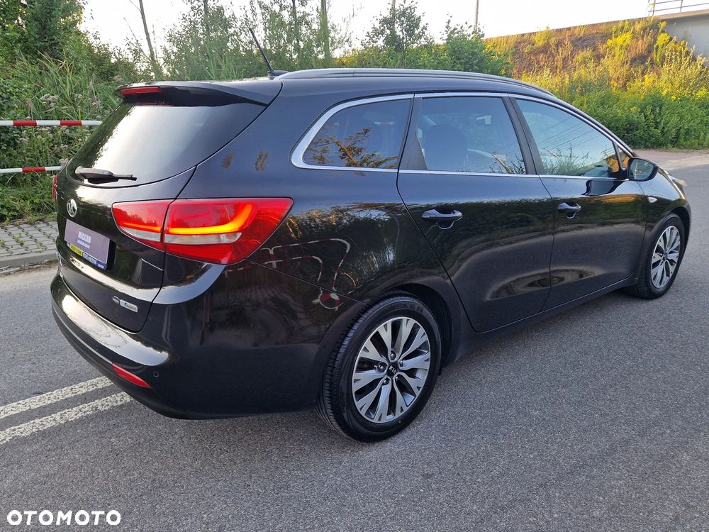 Kia Ceed 1.6 GDI Dream Team Edition - 9