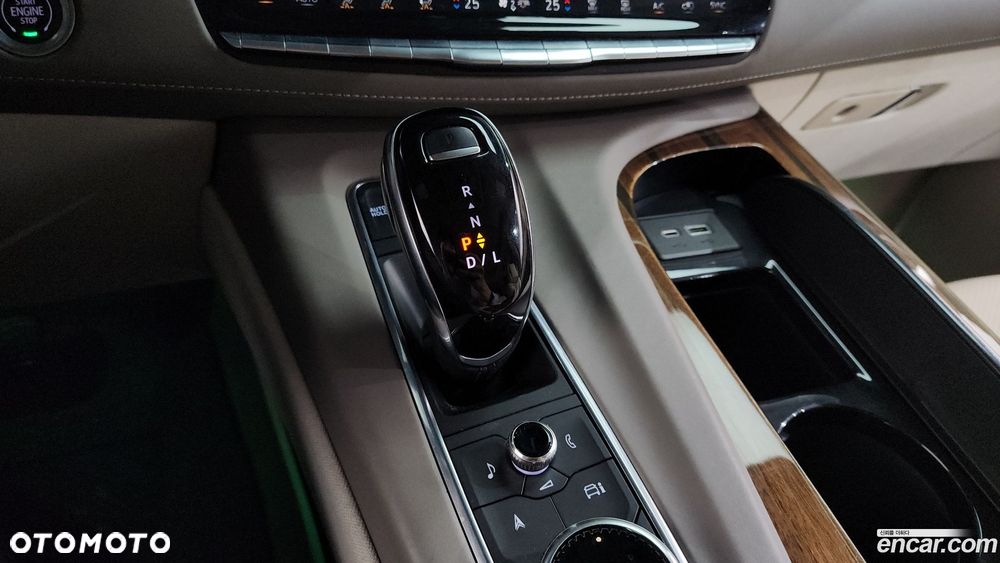 Cadillac Escalade - 11