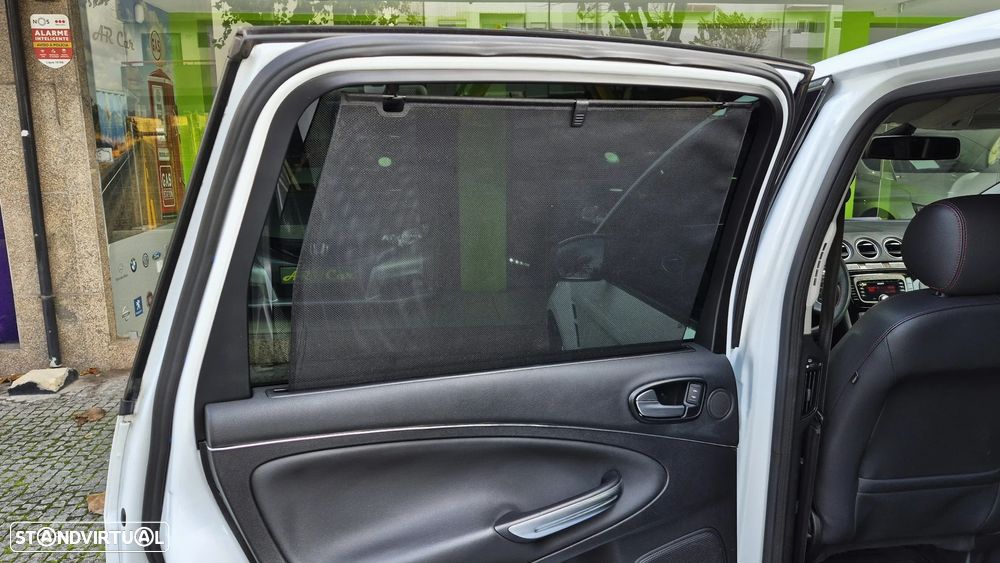 Ford S-Max 2.0 TDCi Titanium 7L - 17