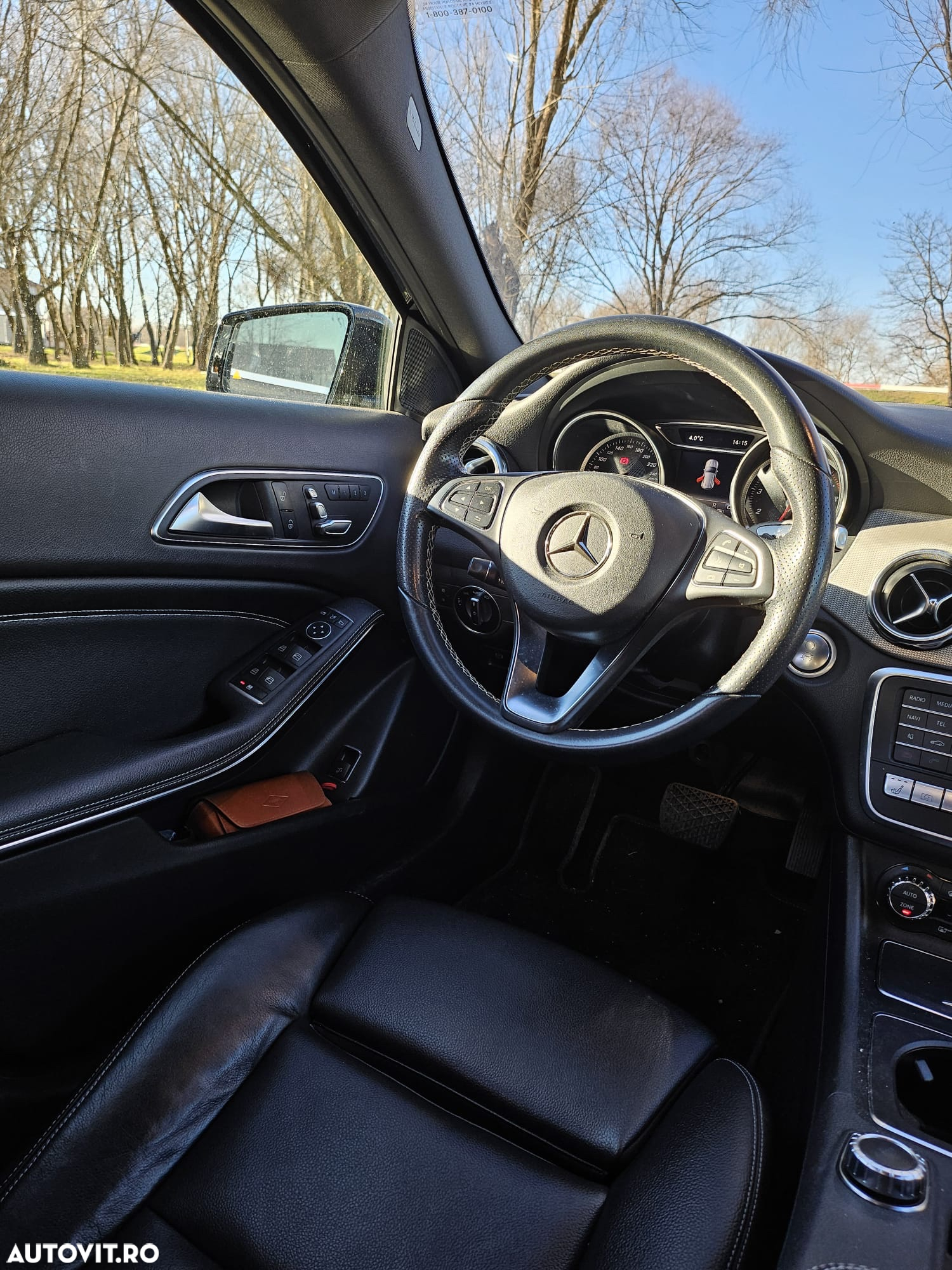 Mercedes-Benz GLA 250 4Matic 7G-DCT - 10