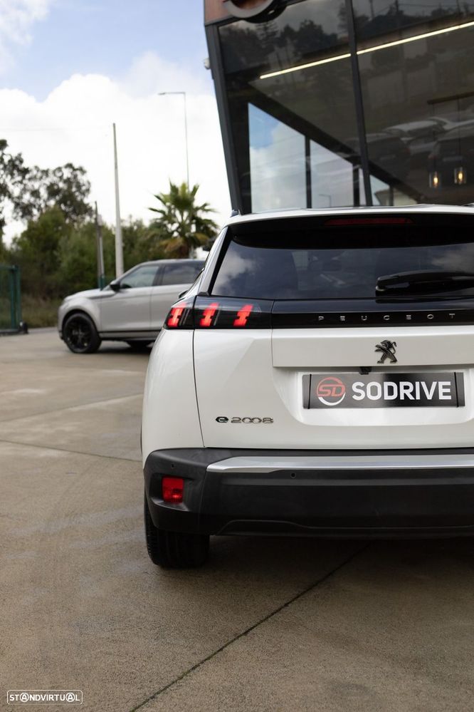 Peugeot e-2008 Allure - 40