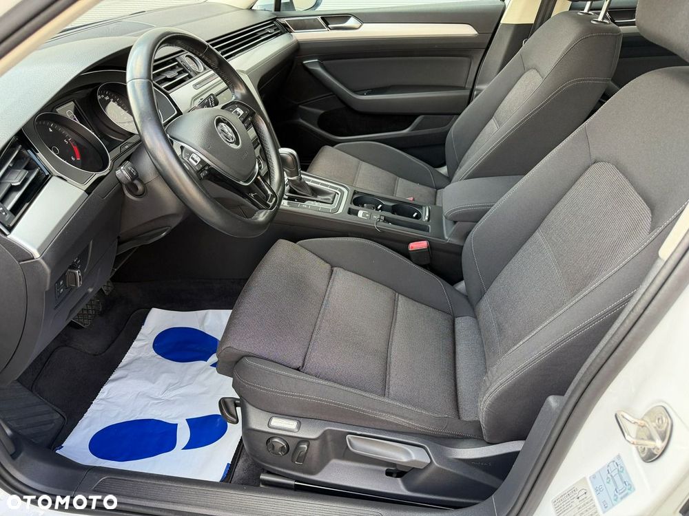 Volkswagen Passat - 17