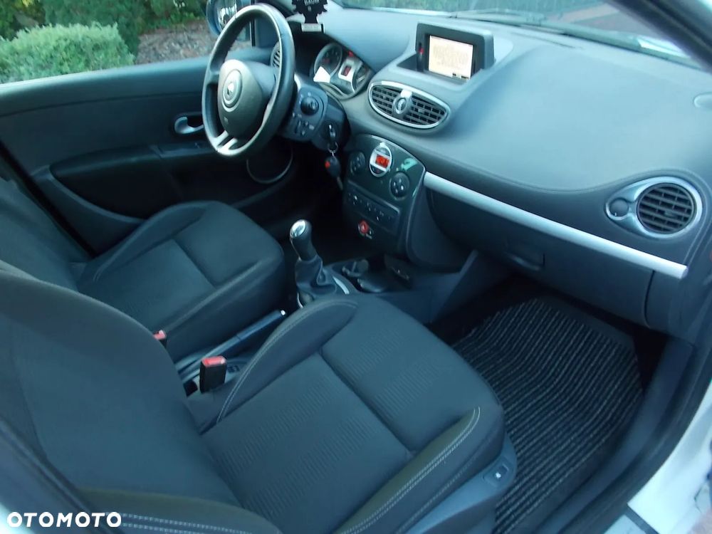 Renault Clio - 9