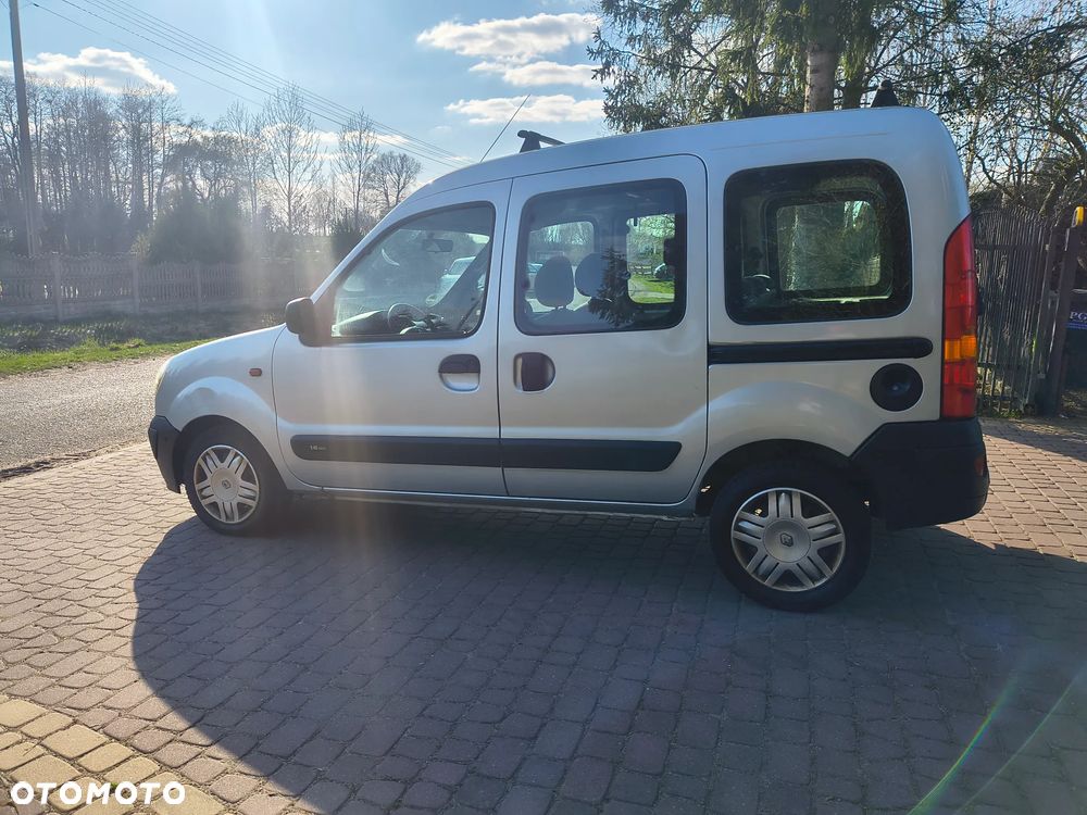 Renault Kangoo 1.6 16V Privilege - 10