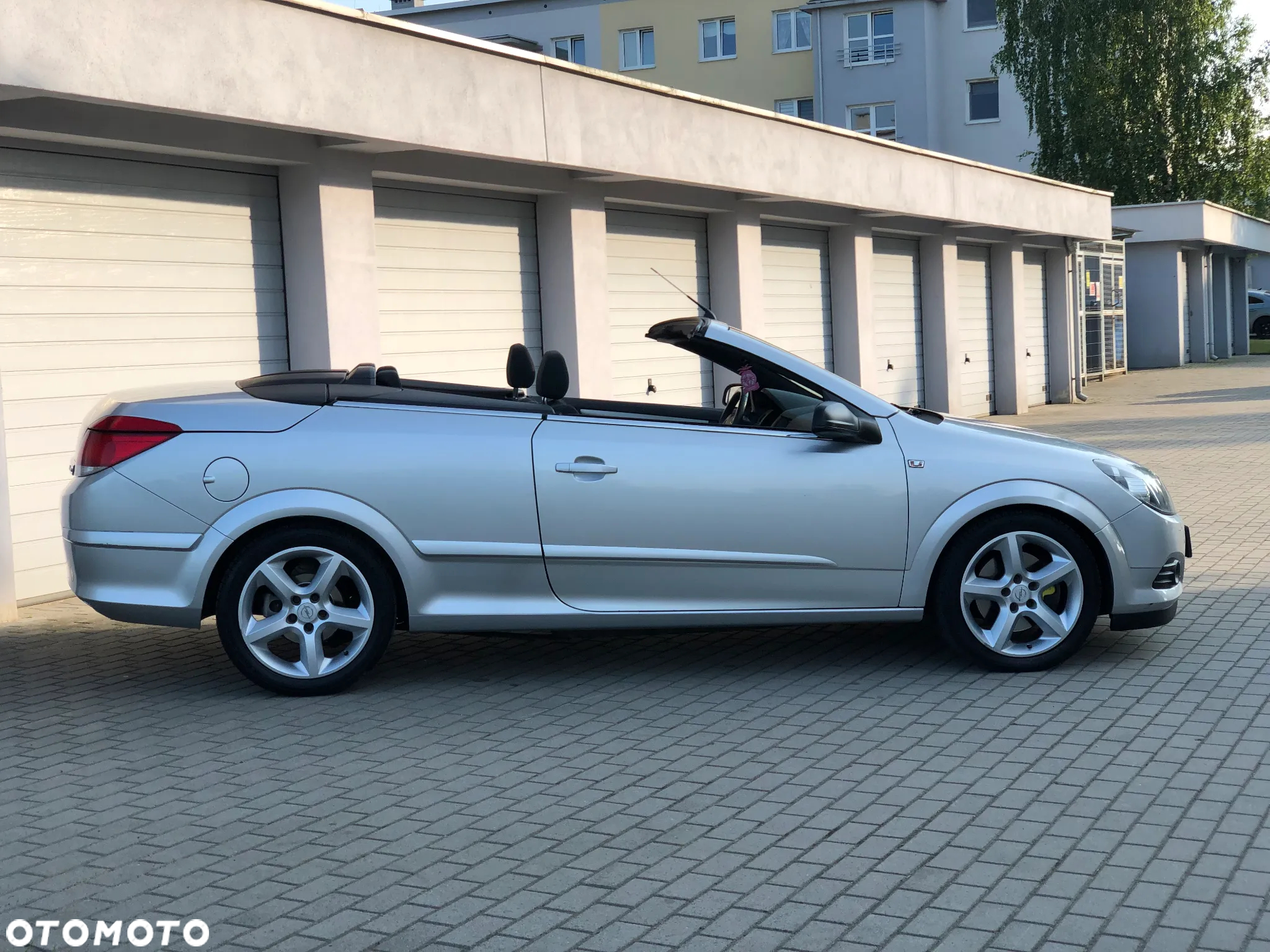 Opel Astra Twin Top 2.0 Turbo Edition - 6