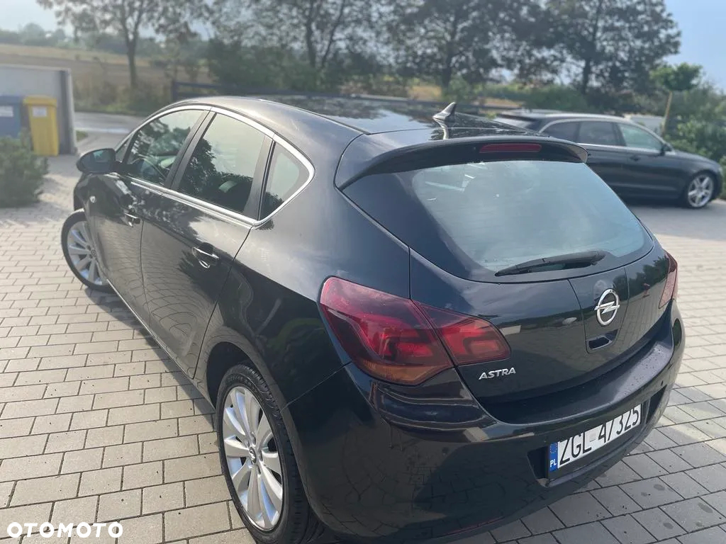 Opel Astra IV 1.4 Cosmo - 2