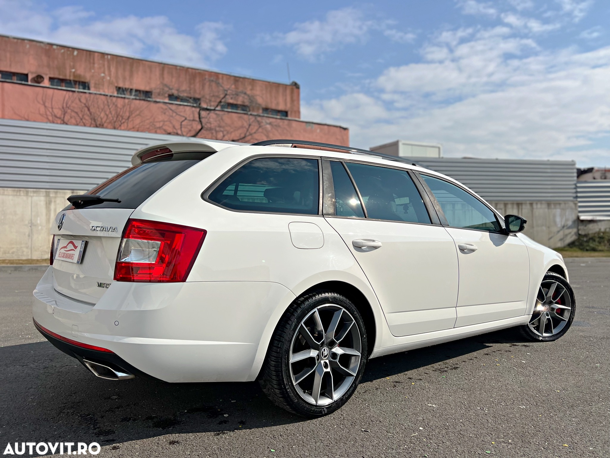 Skoda Octavia Combi Diesel 2.0 TDI DSG RS - 13